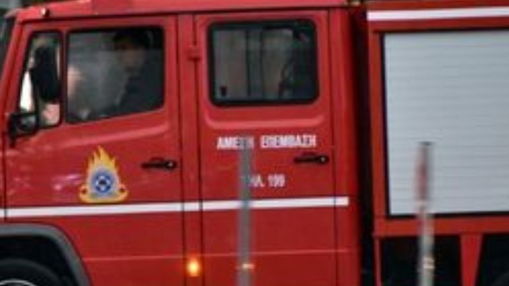 Θήβα: 7χρονος ανασύρθηκε χωρίς τις αισθήσεις του από φλεγόμενο κτίριο, στη δομή υποδοχής προσφύγων