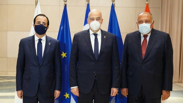 Τριμερής ΥΠΕΞ Ελλάδας, Κύπρου και Αιγύπτου στο περιθώριο του Φόρουμ Φιλίας