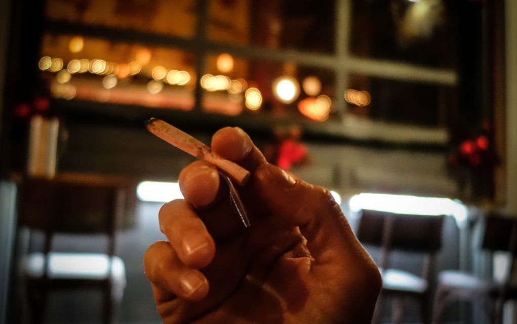Εντυπωσιακή μείωση του καπνίσματος στην Ελλάδα την τελευταία δεκαετία