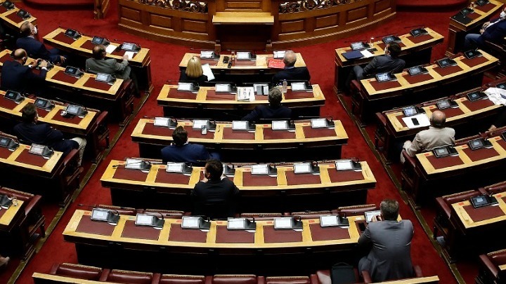 Στην Ολομέλεια το νέο πλαίσιο για τις δημόσιες συμβάσεις