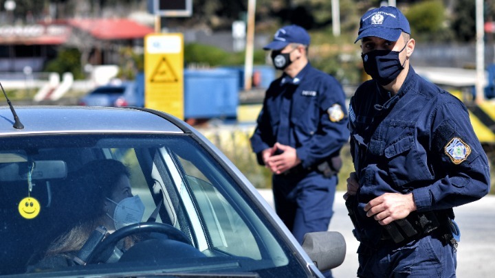 Covid-19: 6 συλλήψεις και πρόστιμα 450.450 ευρώ για παραβίαση των μέτρων