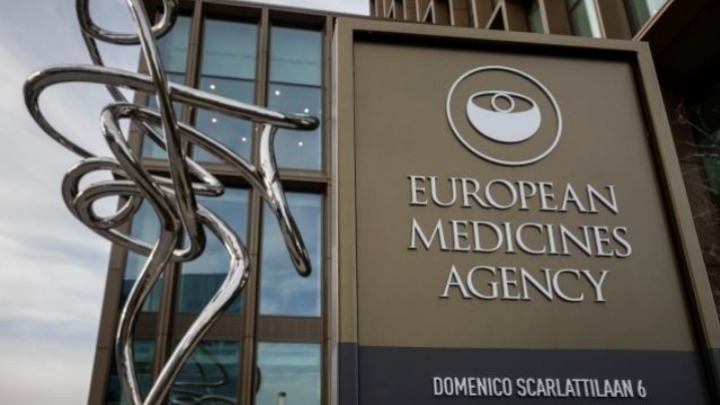 ΕΜΑ: Δεν υπάρχουν ενδείξεις για τη δημιουργία θρόμβων εξαιτίας του εμβολίου της AstraZeneca