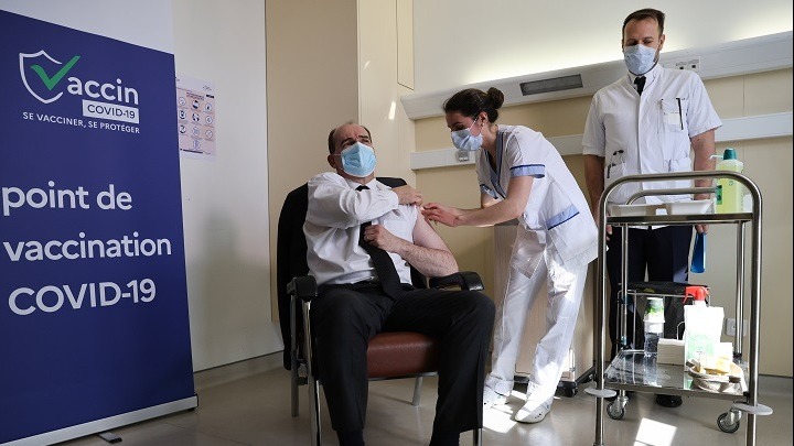 Γαλλία-Covid-19: Ο πρωθυπουργός Ζαν Καστέξ έκανε την πρώτη δόση του εμβολίου της AstraZeneca