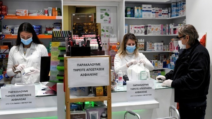 Έξαλλοι οι φαρμακοποιοί με τα τεστ – Η εμπιστευτική επιστολή στον υπουργό Υγείας