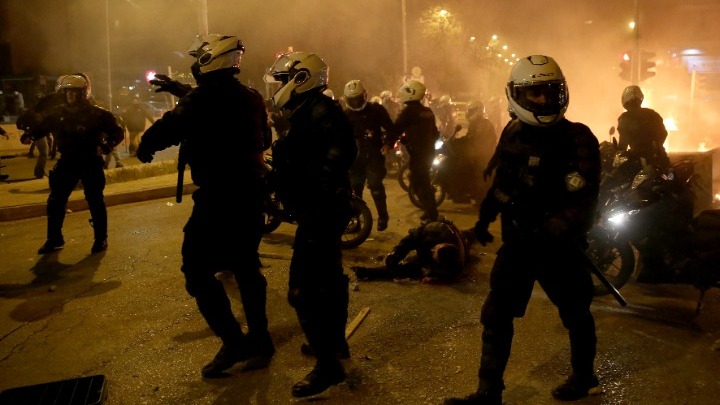 Κατεπείγουσα έρευνα για όλες τις υποθέσεις για αστυνομική βία στη Νέα Σμύρνη
