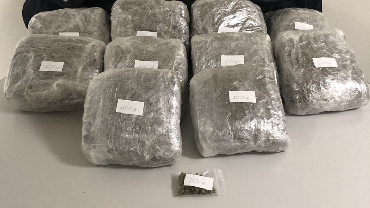 Συνελήφθη 46χρονος που έκρυβε στο βιβλιοπωλείο ποσότητα κάνναβης