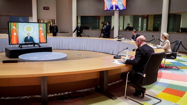 Τηλεδιάσκεψη Ούρσουλα Φον Ντερ Λάιεν και Σαρλ Μισέλ με τον Ταγίπ Ερντογάν