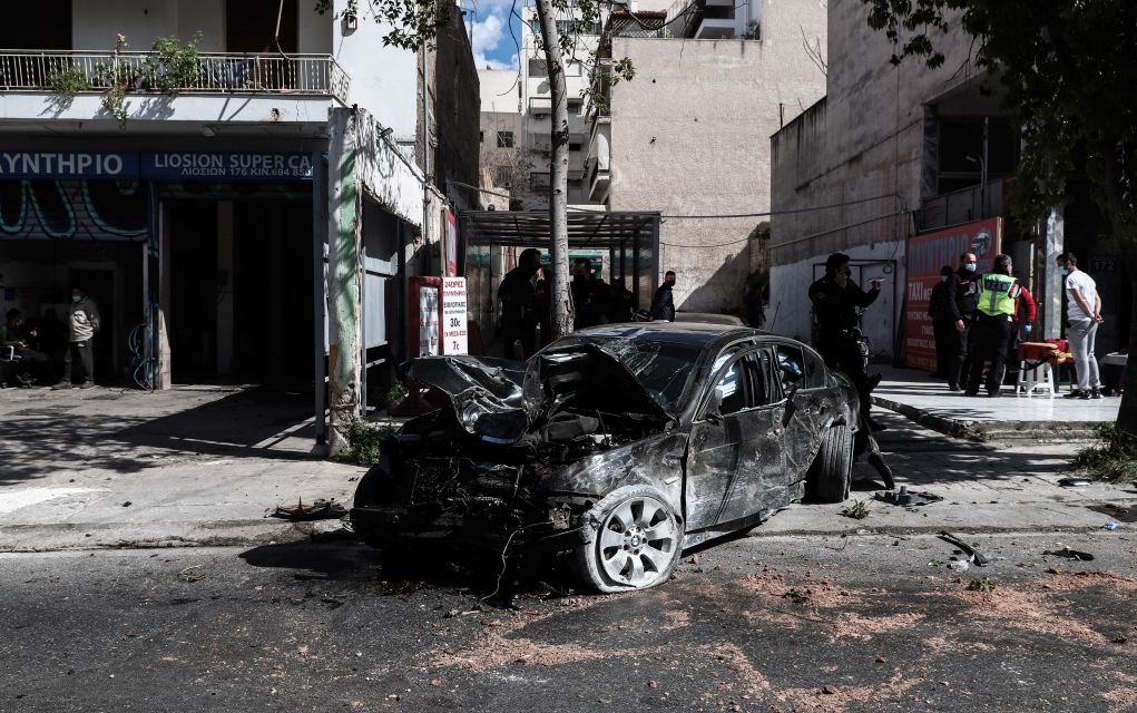 Αθήνα: Ατύχημα με κλεμμένο ΙΧ σε καταδίωξη της ΕΛ.ΑΣ. – Τρεις τραυματίες