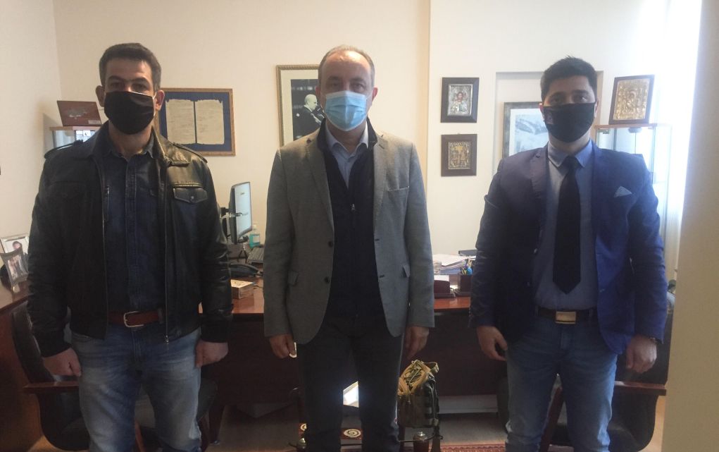 Συνάντηση Καράογλου με το Πανελλήνιο Σωματείο Συμβασιούχων Πυροσβεστών
