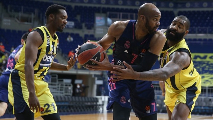 Euroleague: Πραγματική “βασίλισσα” στην Πόλη, εμφατική νίκη (67-93) και κλείδωμα των πλέι-οφ