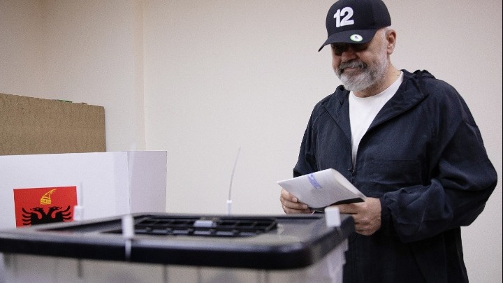 Αλβανία: Αυτοδυναμία για τον Έντι Ράμα