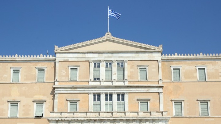 Βουλή: Τρία «ναι» και τρία «όχι» στο νομοσχέδιο για την εγγραφή των αποδήμων στους ειδικούς εκλογικούς καταλόγους