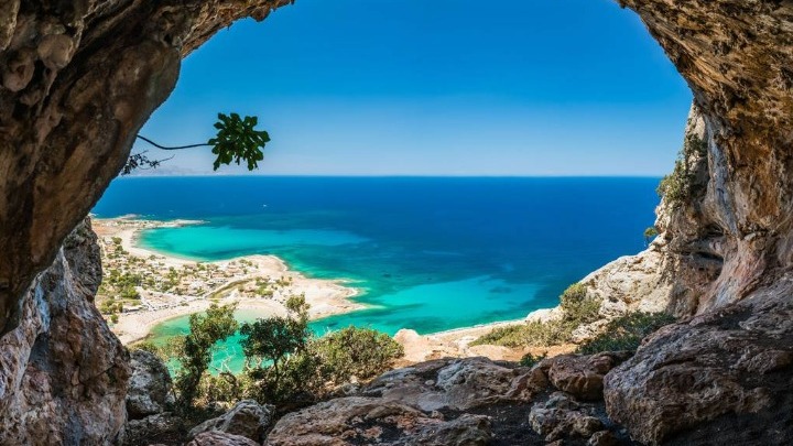 Θεοχάρης: «Οι Ρώσοι φίλοι μας είναι ευπρόσδεκτοι στην Ελλάδα»