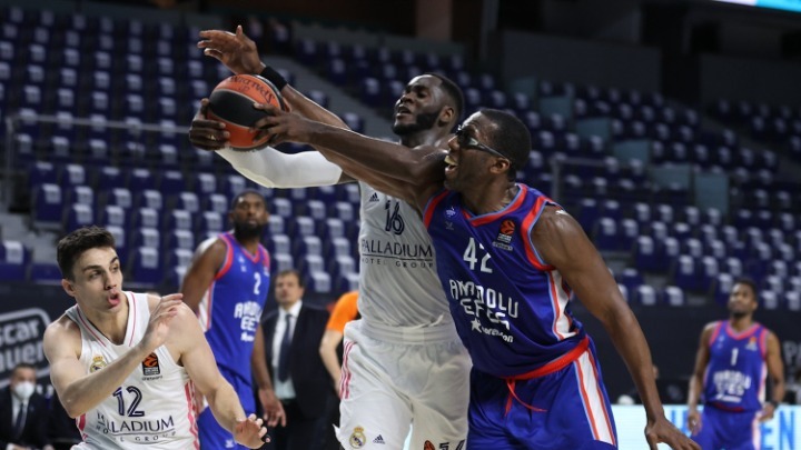 Euroleague (πλέι-οφ): «Εφτάψυχη» η Ρεάλ Μαδρίτης, έκανε το 2-2 με Φενέρ