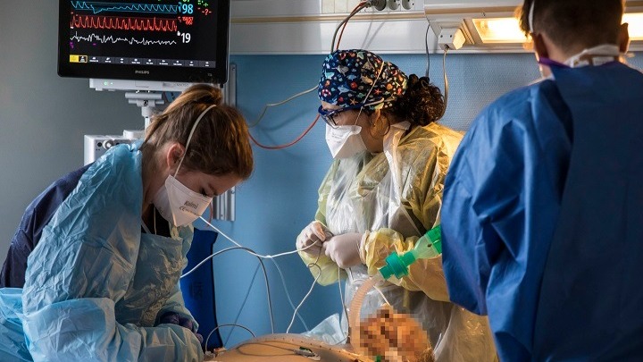 Γαλλία: Πάνω από 6.000 οι ασθενείς Covid-19 σε ΜΕΘ