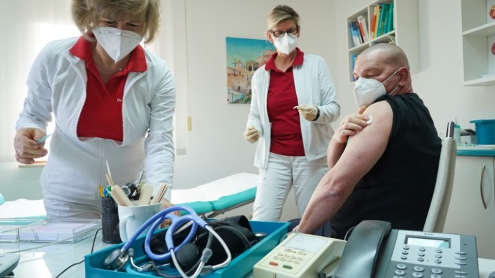Γερμανία: Πάνω από το 20% έχει ήδη εμβολιαστεί ενάντια στον κορονοϊό