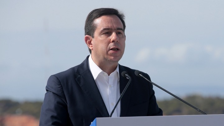 Απάντηση Μηταράκη στον Σοϊλού: «Η χώρα μας φυλάσσει τα σύνορά της με απόλυτο σεβασμό στο διεθνές δίκαιο»