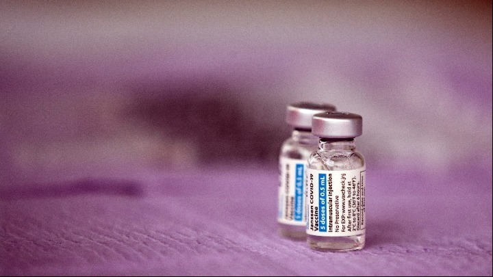 Johnson & Johnson: Θα εγκριθεί από τον ΕΜΑ, το μπαλάκι στα κράτη