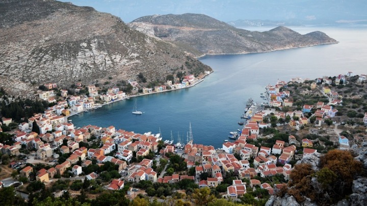 Ιταλία: Αφιέρωμα του “Rai Tre” στη διαδικασία εμβολιασμού κατοίκων στα μικρά ελληνικά νησιά, όπως οι Λειψοί
