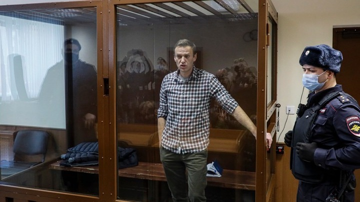 Ο Αλεξέι Ναβάλνι ανακοίνωσε ότι σταματά την απεργία πείνας