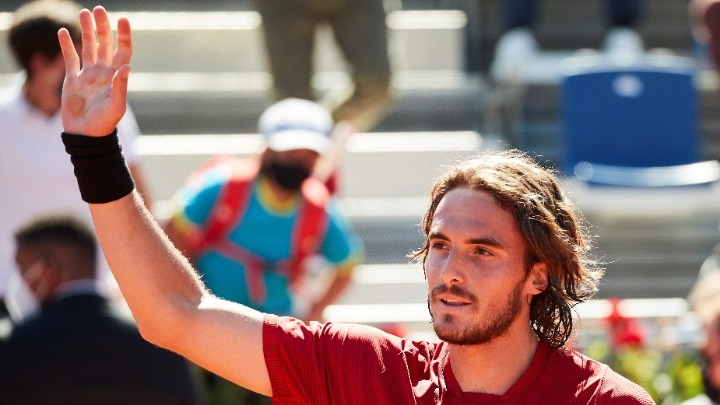 Ασταμάτητος ο Τσιτσιπάς, 2-0 τον Σίνερ και προκρίθηκε στον τελικό του Barcelona Open