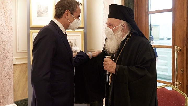 Πάσχα: Συνομιλία Μητσοτάκη-Ιερώνυμου για τον τρόπο λειτουργίας των Ιερών Ναών