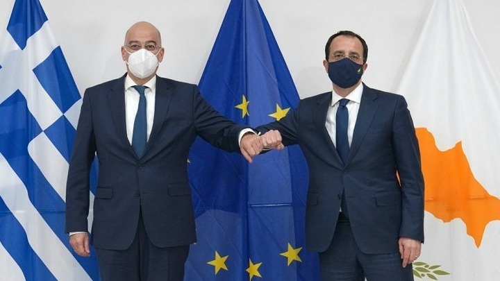 Το Κυπριακό πρωταγωνίστησε στη συνάντηση Δένδια-Χριστοδουλίδη