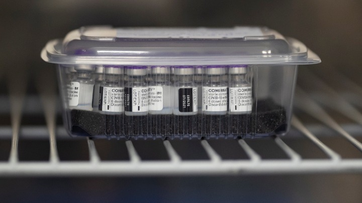 Ασφαλές το εμβόλιο των Pfizer/BioNTech στη διάρκεια της αντικαρκινικής ανοσοθεραπείας