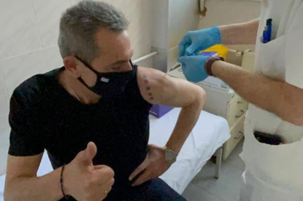 Εμβολιάστηκε στη Σερβία με το ρωσικό εμβόλιο Sputnik V ο Πάνος Καμμένος
