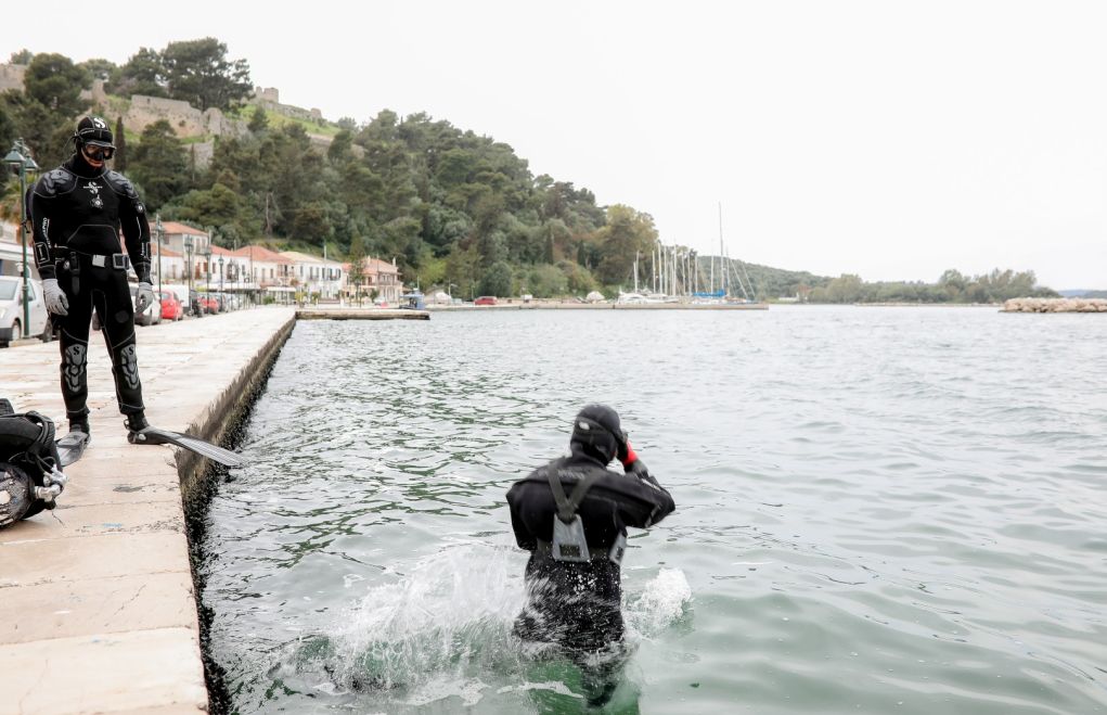 Βόνιτσα: Εθελοντικός καθαρισμός βυθού στο λιμάνι