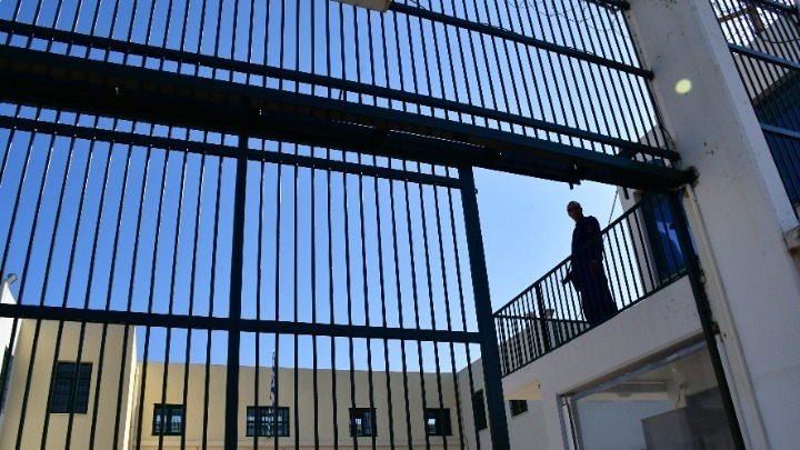 Φυλάκιση 10 μηνών σε γιατρό νοσοκομείου για «φακελάκι»