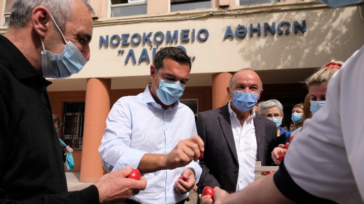 Αλ. Τσίπρας στο Λαϊκό: Η συλλογική ανάσταση θα έρθει με αγώνες και διεκδικήσεις