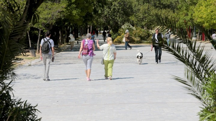 Ανθίζουν τα “πάρκα τσέπης” του Δήμου Αθηναίων