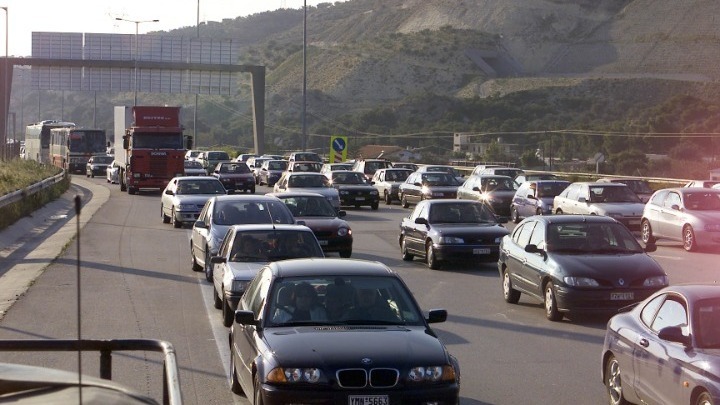 Θεσσαλονίκη: Άνοιξε η περιφερειακή οδός μετα από 3 ώρες – Διεξάγεται με δυσκολία η κυκλοφορία