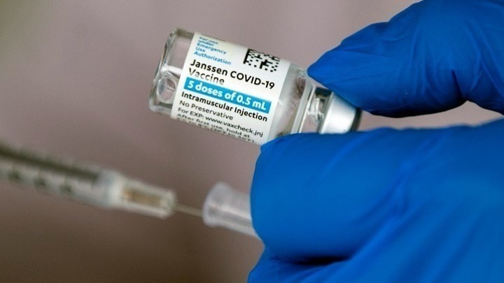 Βέλγιο: Αναστέλλεται η χρήση του εμβολίου της J&J στους κάτω των 41 ετών μετά τον θάνατο νεαρής γυναίκας