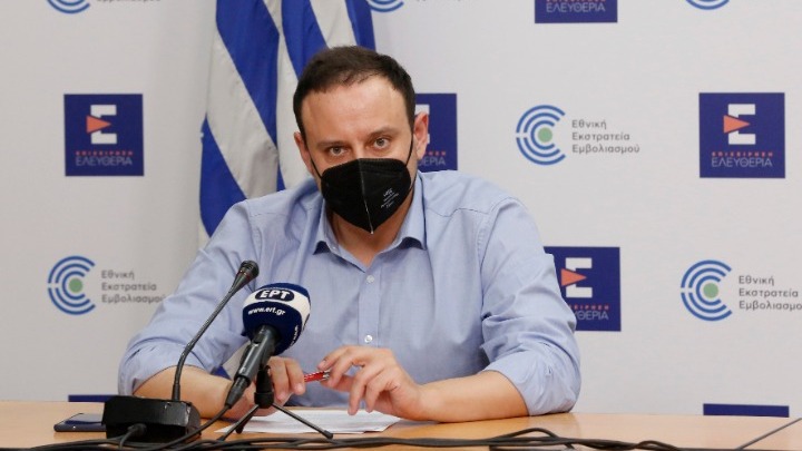 Μαγιορκίνης: “Εύθραυστη παραμένει η ύφεση της πανδημίας, 30.000 θετικά self tests από τα 15.5 εκατ.”