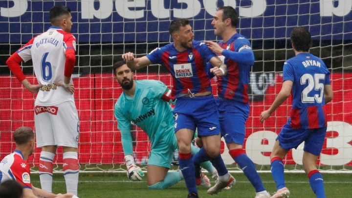 La Liga: Νίκη-οξυγόνο για Εϊμπάρ, 3-0 την Αλαβές