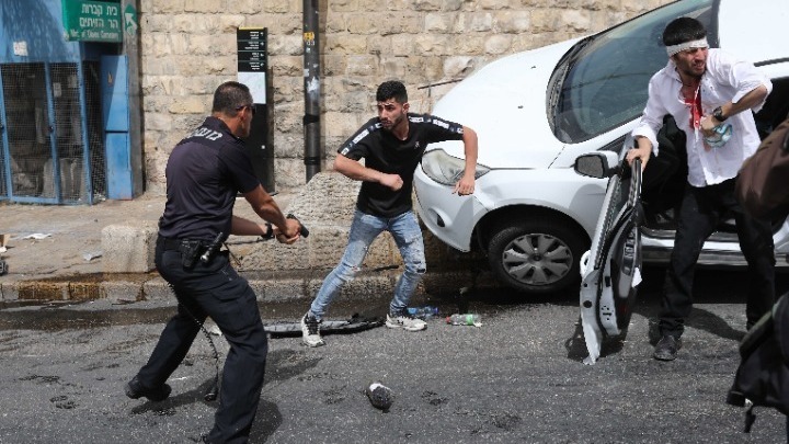 Iερουσαλήμ: Νέες συγκρούσεις μεταξύ  Παλαιστινίων και ισραηλινής αστυνομίας στην πλατεία των Τζαμιών