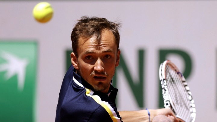 Roland Garros: «Καθαρή» πρόκριση για Μεντβέντεφ (vid)