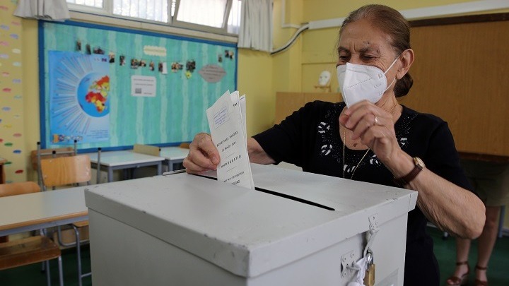 Κύπρος: Έκλεισαν οι κάλπες των βουλευτικών εκλογών – Στο 56,7% η συμμετοχή ως τις 17.00