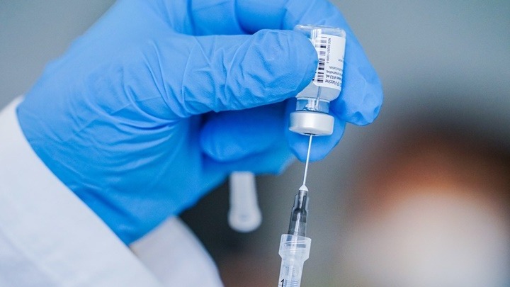 Με γρήγορους ρυθμούς οι εμβολιασμοί στη χώρα κατά της Covid – 19