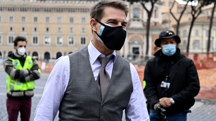 O Τομ Κρουζ επιστρέφει τις τρεις Χρυσές Σφαίρες του για λόγους διαμαρτυρίας