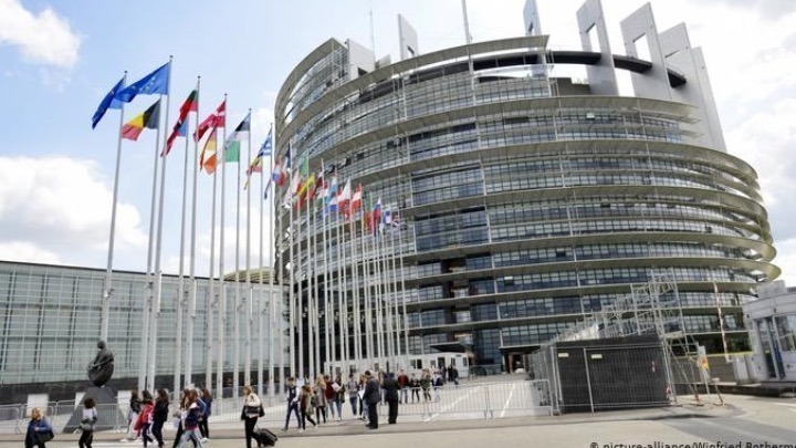 Νέες κυρώσεις κατά της Ρωσίας ετοιμάζεται να επιβάλει η ΕΕ