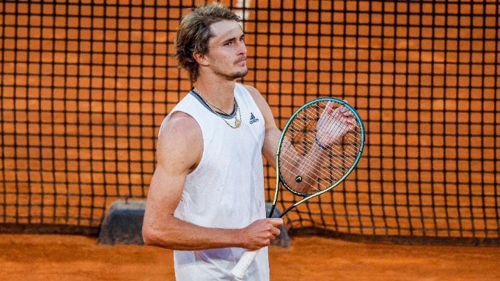 Στους «8» του Madrid Open οι Ζβέρεφ και Μπερετίνι