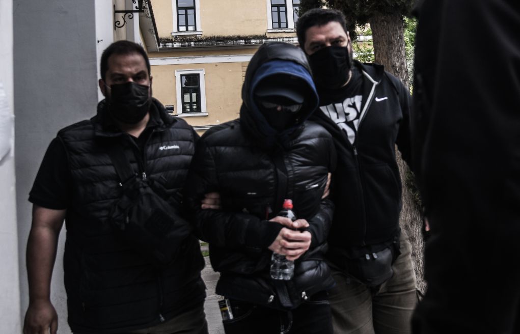 Ολοκληρώθηκε η “μαραθώνια” απολογία  Μένιου Φουρθιώτη και συγκατηγορουμένων του – Σε εξέλιξη η διάσκεψη ανακριτή και εισαγγελέα