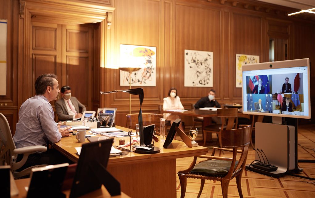 Οι διαφοροποιήσεις βουλευτών προβληματίζουν το Μέγαρο Μαξίμου