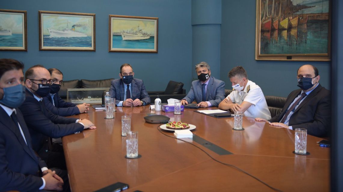 Πλακιωτάκης: “Θωρακίζουμε τα νησιά μας” – Πέντε νέα περιπολικά σκάφη με ειδικό υγειονομικό εξοπλισμό στο Λιμενικό Σώμα (pics)