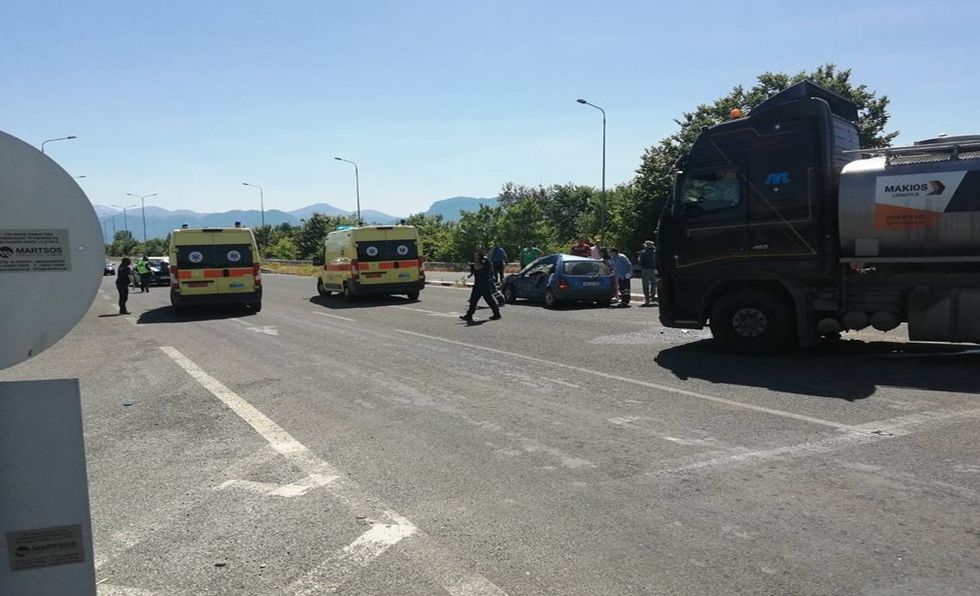 Τρίκαλα: Συγκρούστηκε φορτηγό με αυτοκίνητο – Νεκρός ο οδηγός του αυτοκινήτου