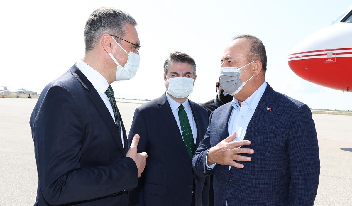 Πρόκληση Τσαβούσογλου με το «καλημέρα»: Θα συναντηθώ με μέλη της «τουρκικής μειονότητας»