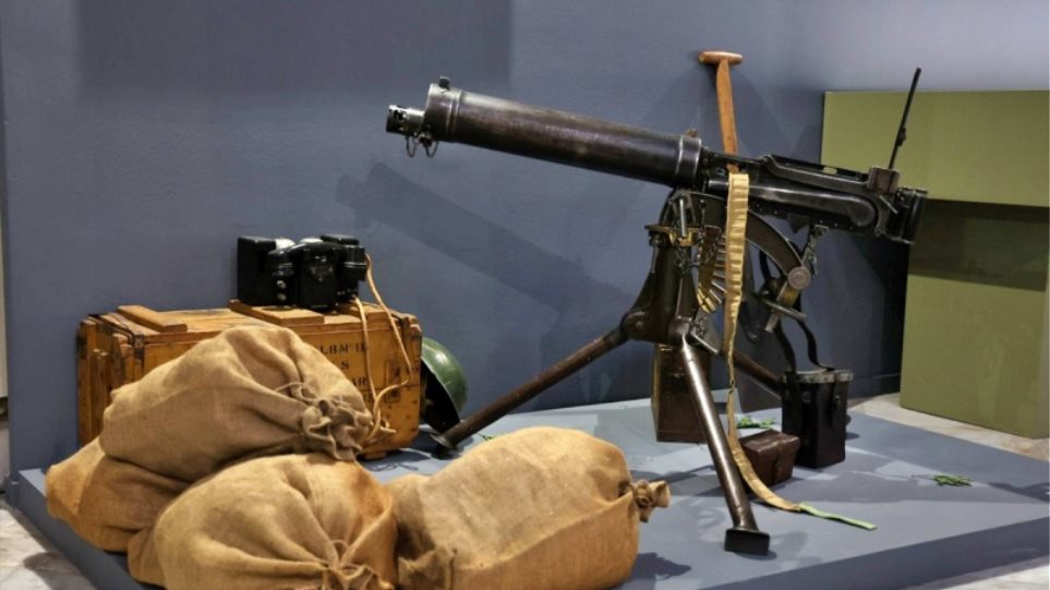 Πρόκληση από νεοναζί στη Κρήτη: Επισκέφθηκαν το μουσείο Αλεξιπτωτιστών
